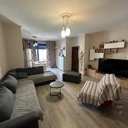 Spacious Family With Self Check In Vlorë